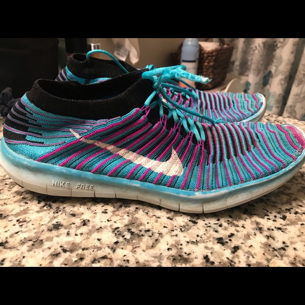 Nike Free Run Fly Knit Shoes.
